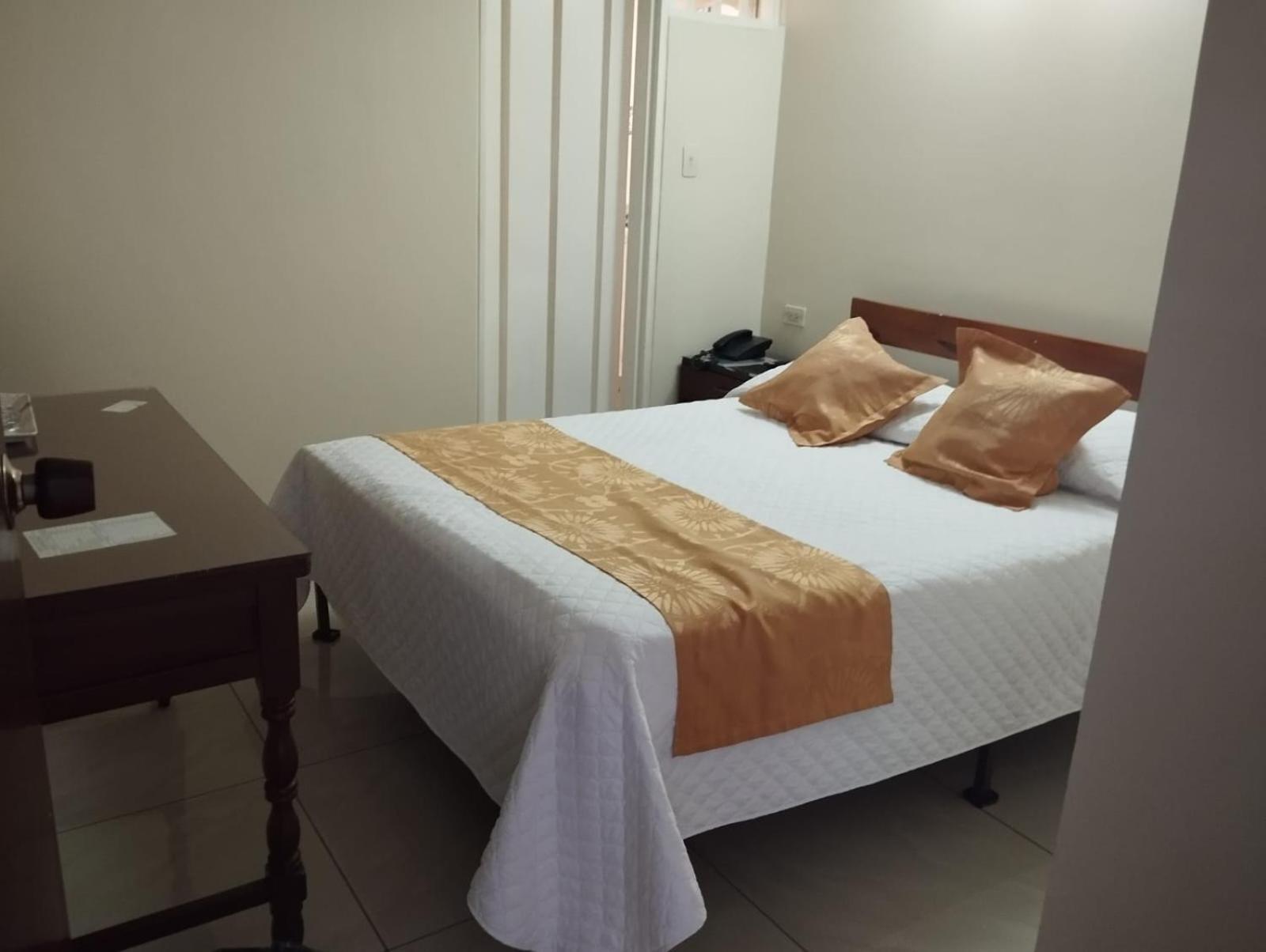 נייבה Hotel Khalifa מראה חיצוני תמונה
